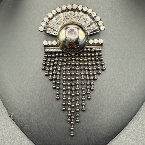 Vintage Art Deco Black Metal Fan Tassel Brooch with Dangly Chain Strands - Picture 15 of 17